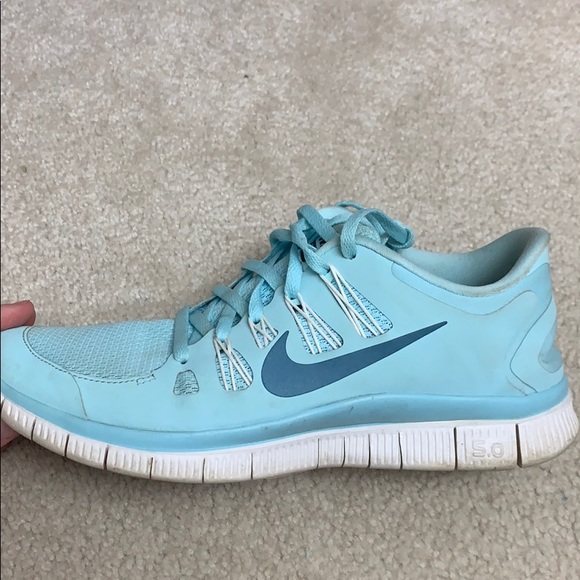 women’s nike free runs - Picture 3 of 4